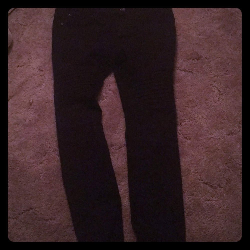 Men’s black skinny jeans